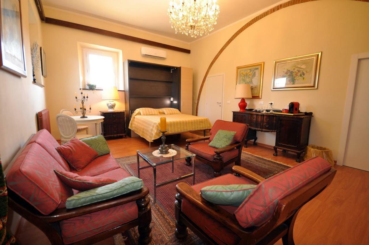 Hôtel La Stanza Del Podere Isabella à San Vincenzo Extérieur photo
